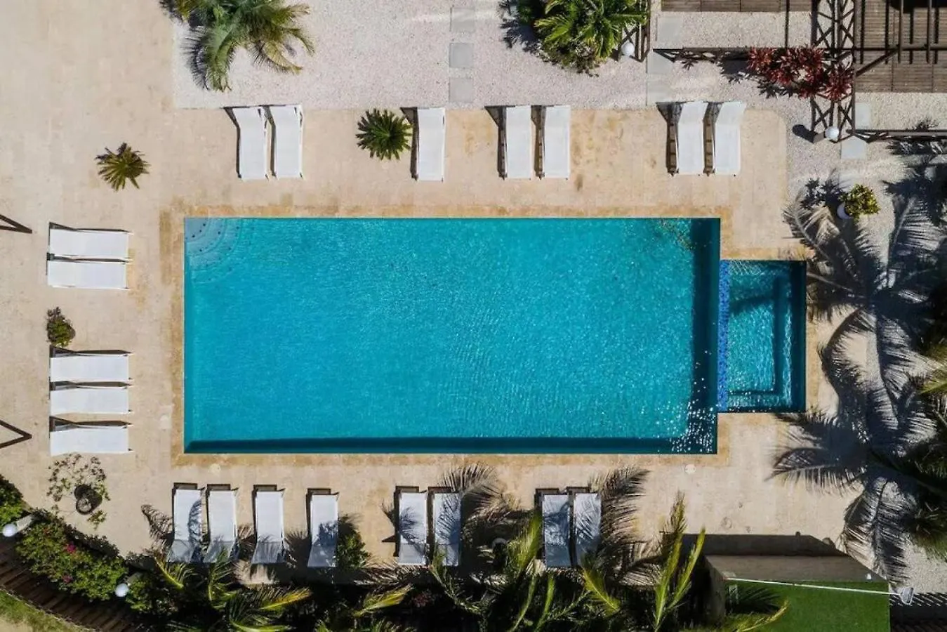 Family Apartment On Palm Beach. No Car Needed