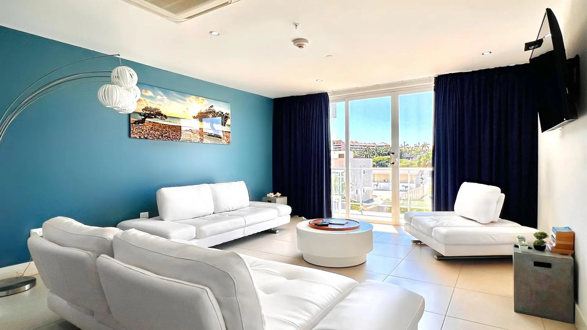 Family Apartment On Palm Beach. No Car Needed